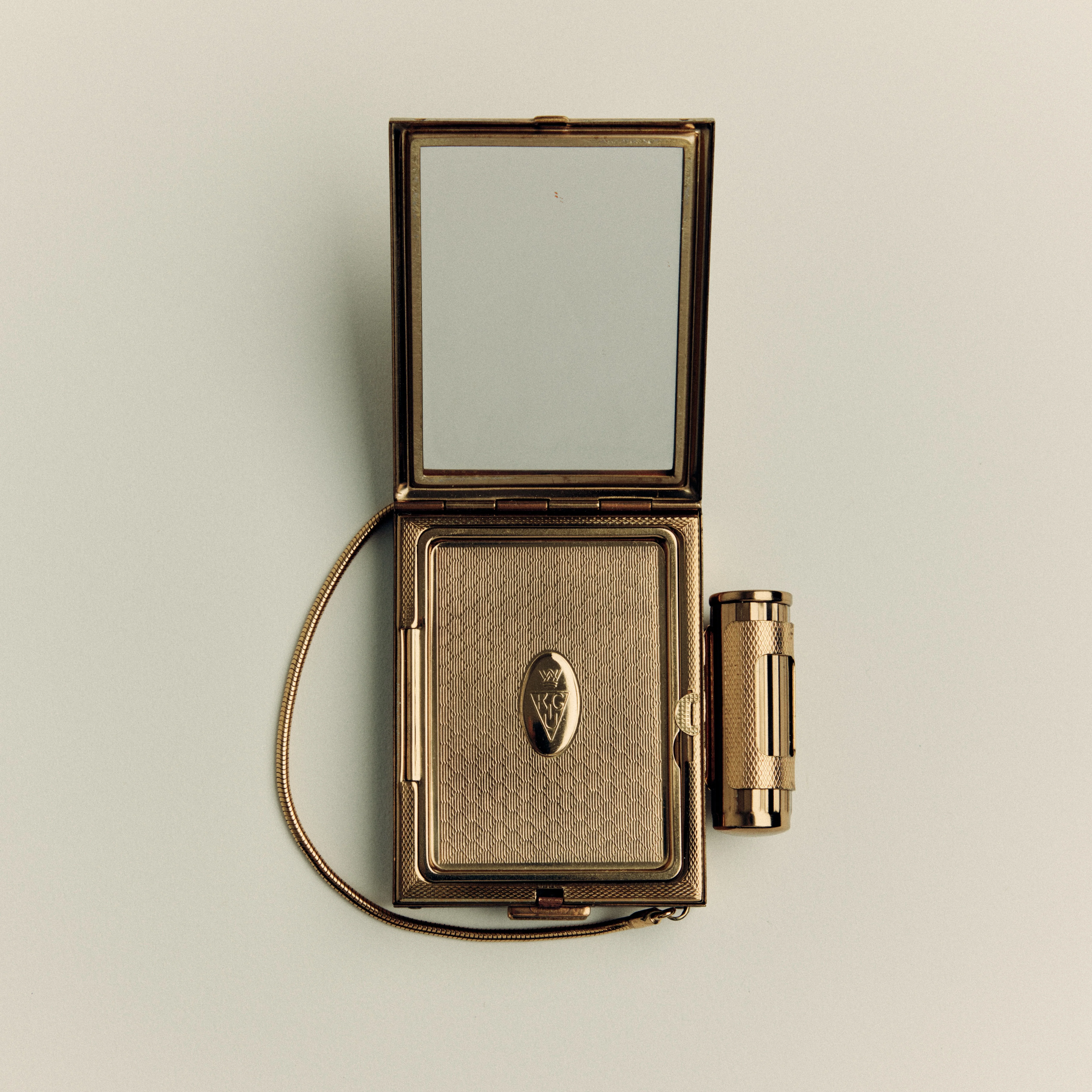 Vintage Gilt Powder Compact, Kigu Party Case - Image 3