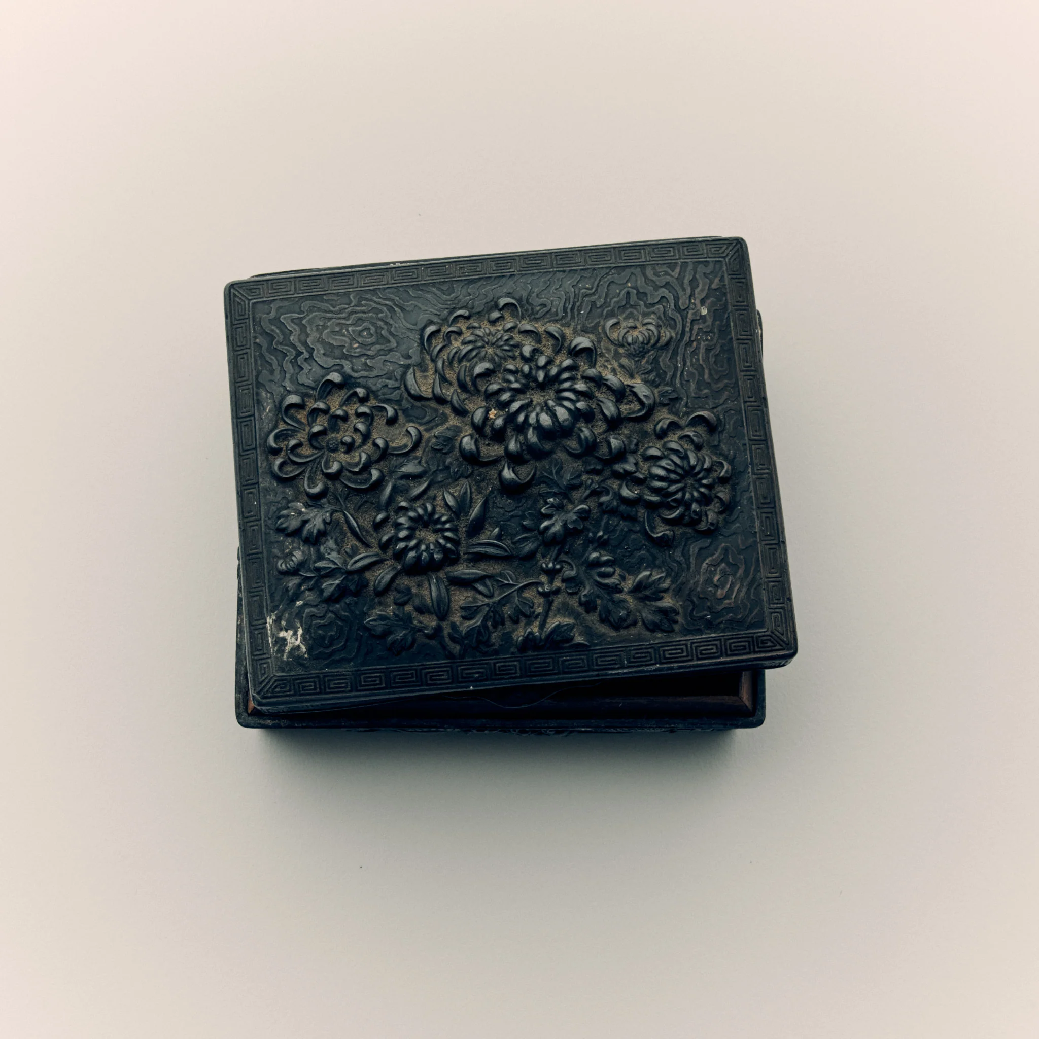 Antique Japanese Wood & Brass Jewellery Box - Image 3